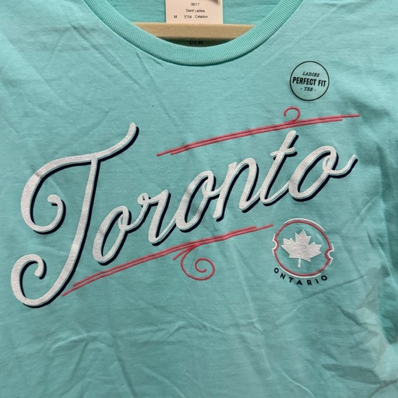 Toronto graphic tee - size M (fits like a small) - Picture 2 of 5
